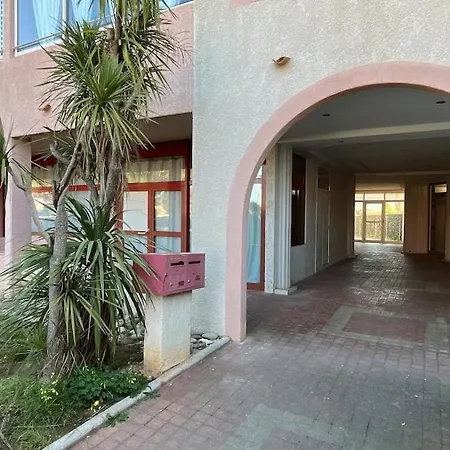 Isles Evasion-parking-100m Plages-commerces *